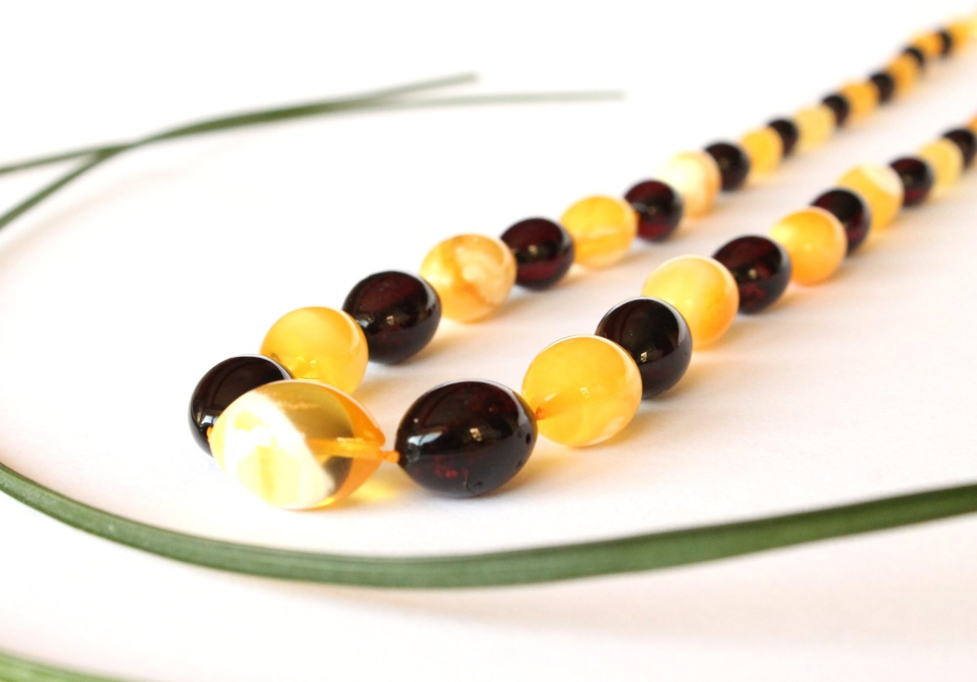 Elegant two color amber necklace N56