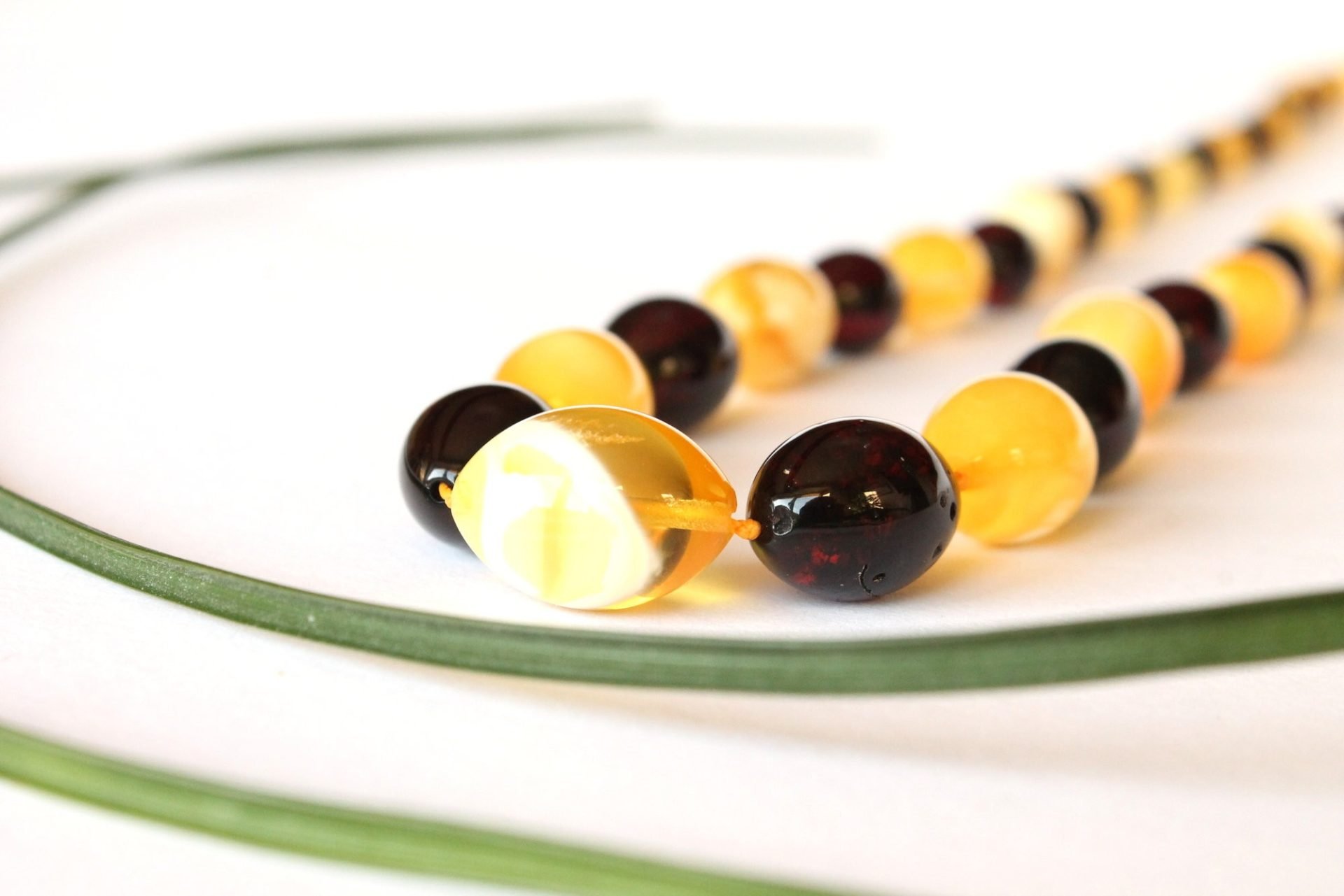 Elegant two color amber necklace N56 - Image 3