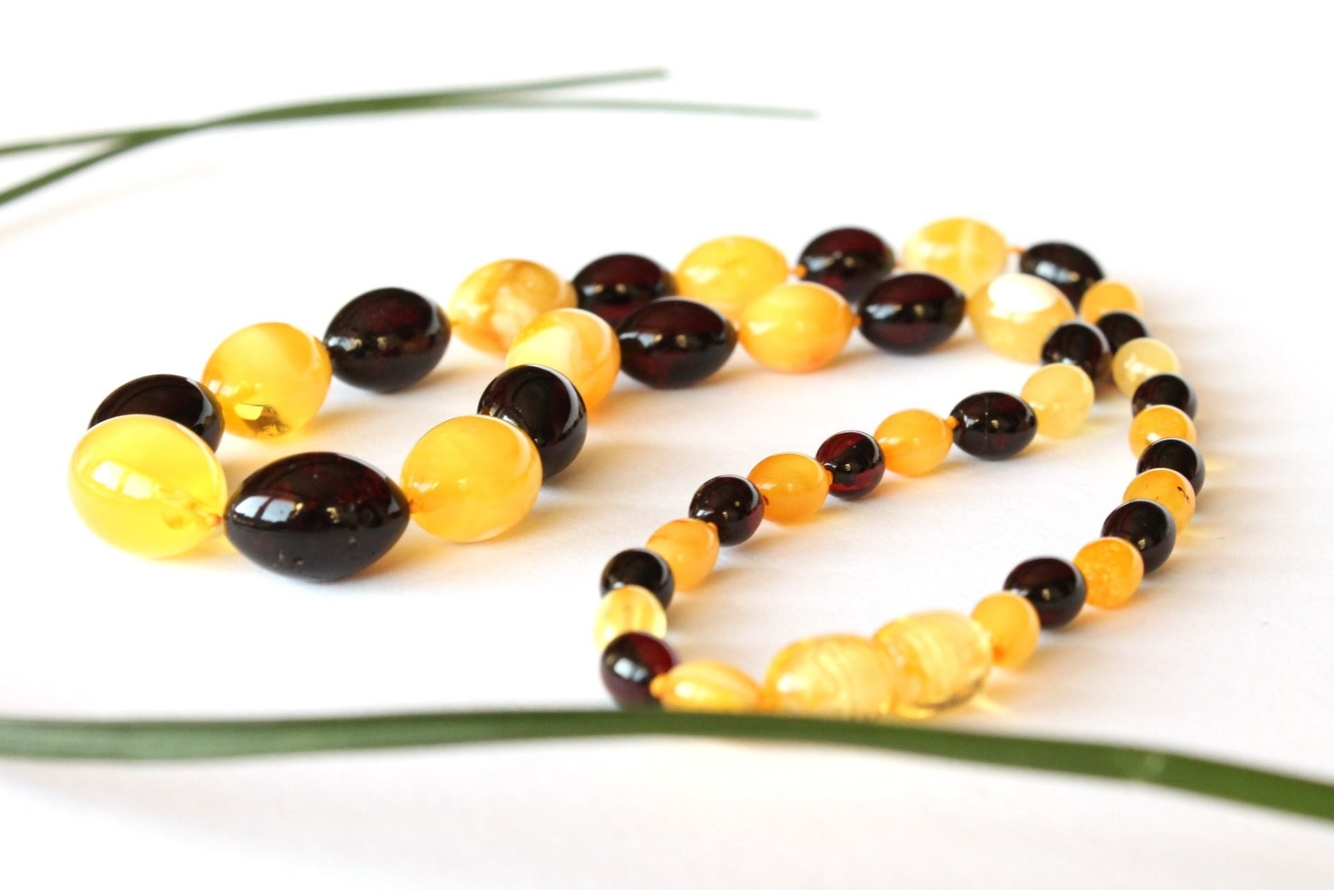 Elegant two color amber necklace N56 - Image 7
