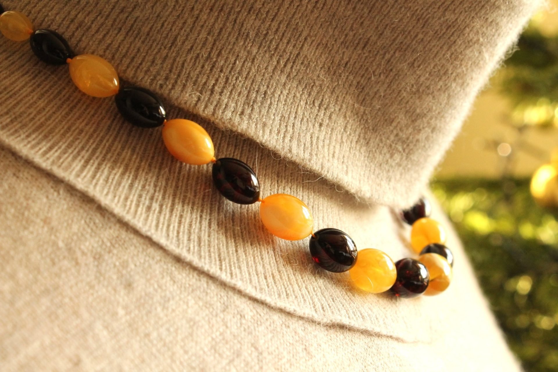 Elegant two color amber necklace N56 - Image 10
