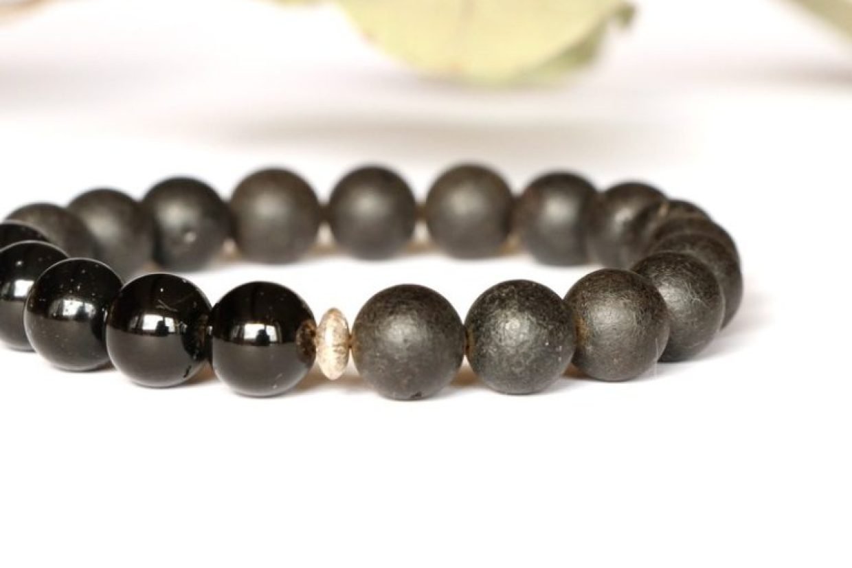 11382-Schwarzes-Bernstein-Herrenarmband-FH374.jpg