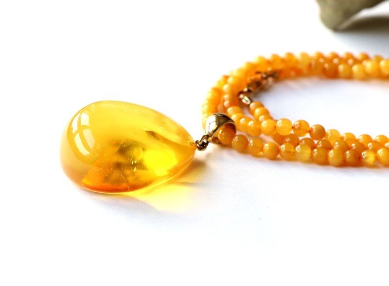Yellow amber pendant with amber chain from natural Baltic amber N184 - Image 3