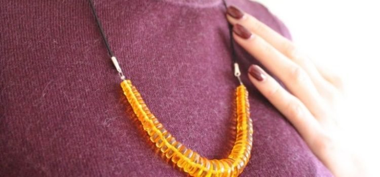 Unique style amber necklace with leather N169