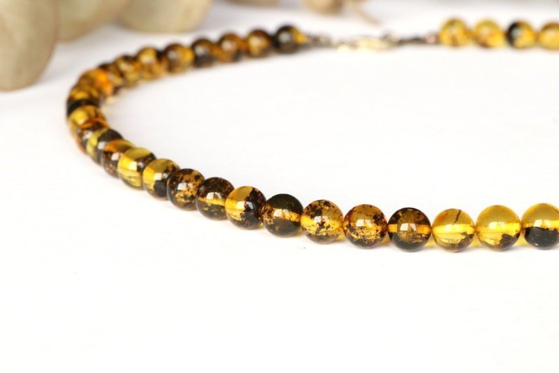 Elegant green color amber necklace N286 - Image 4