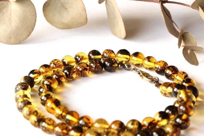 Elegant green color amber necklace N286 - Image 7