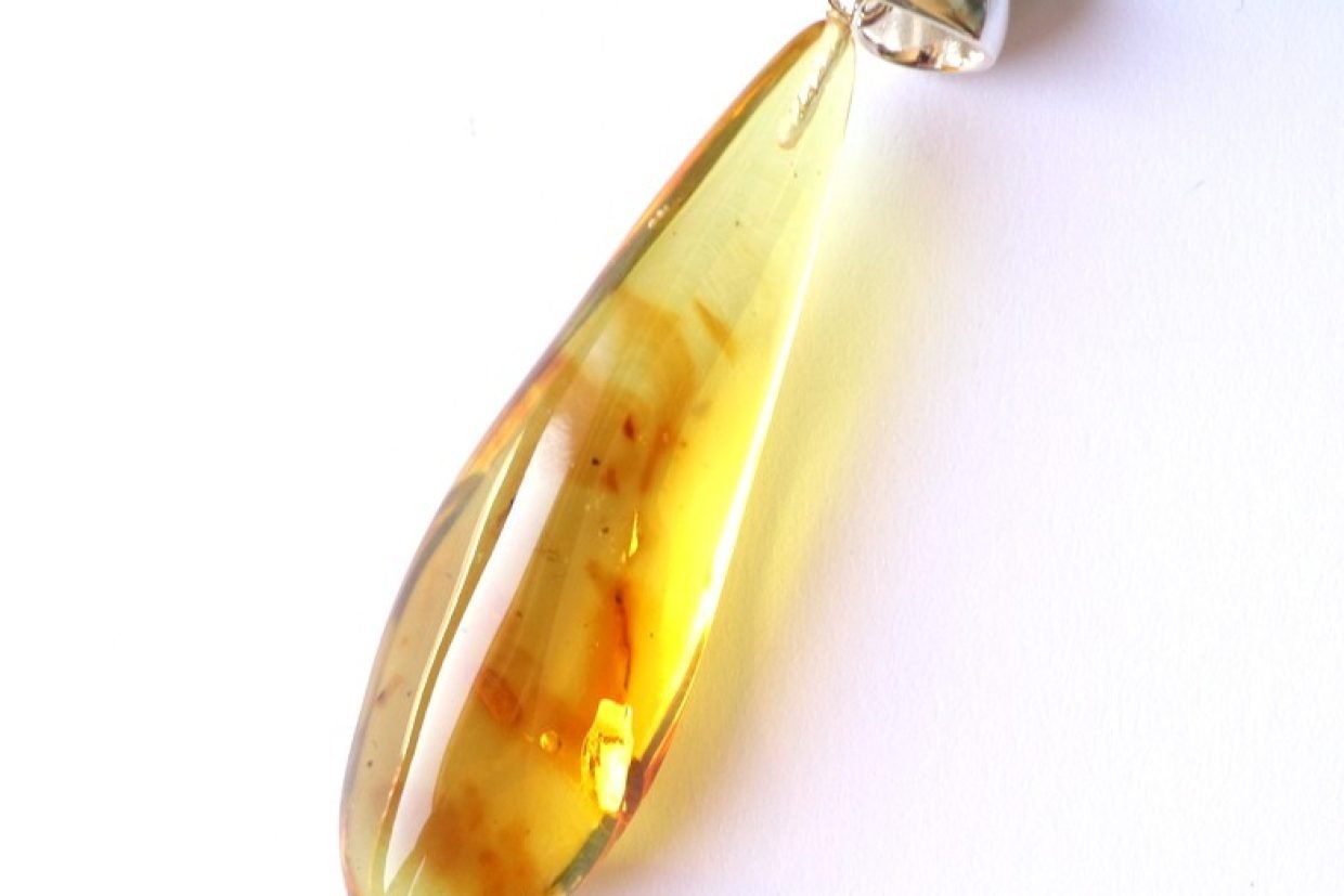 13362-Zitrone-Bernstein-Anhänger-mit-Insekt-P165.jpg