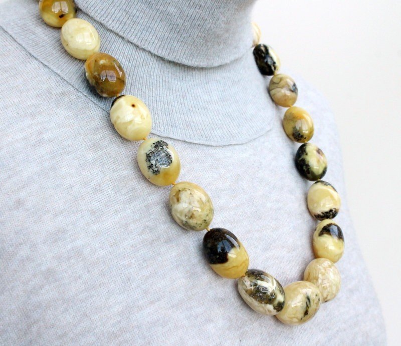 Long yellow color natural Baltic amber necklace N103