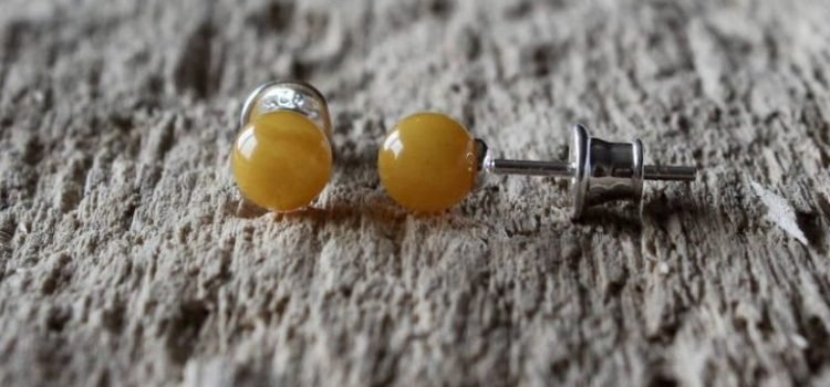 Small butterscotch stud amber earrings E10 - Image 2