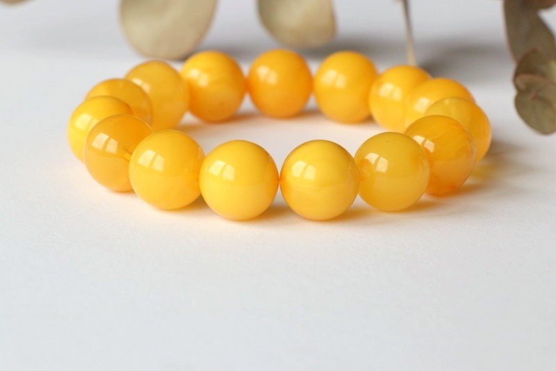 Antique and yellow amber bracelet B221