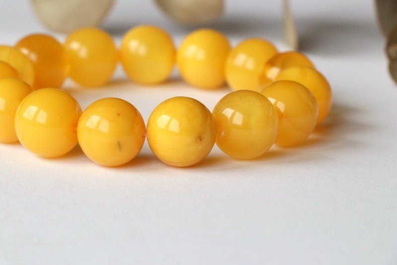 Antique and yellow amber bracelet B221 - Image 4