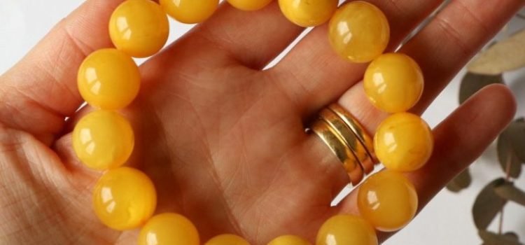 Antique and yellow amber bracelet B221 - Image 10
