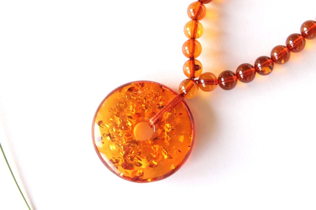 3175-Amber-necklace-with-donut-pendant-N51.jpg