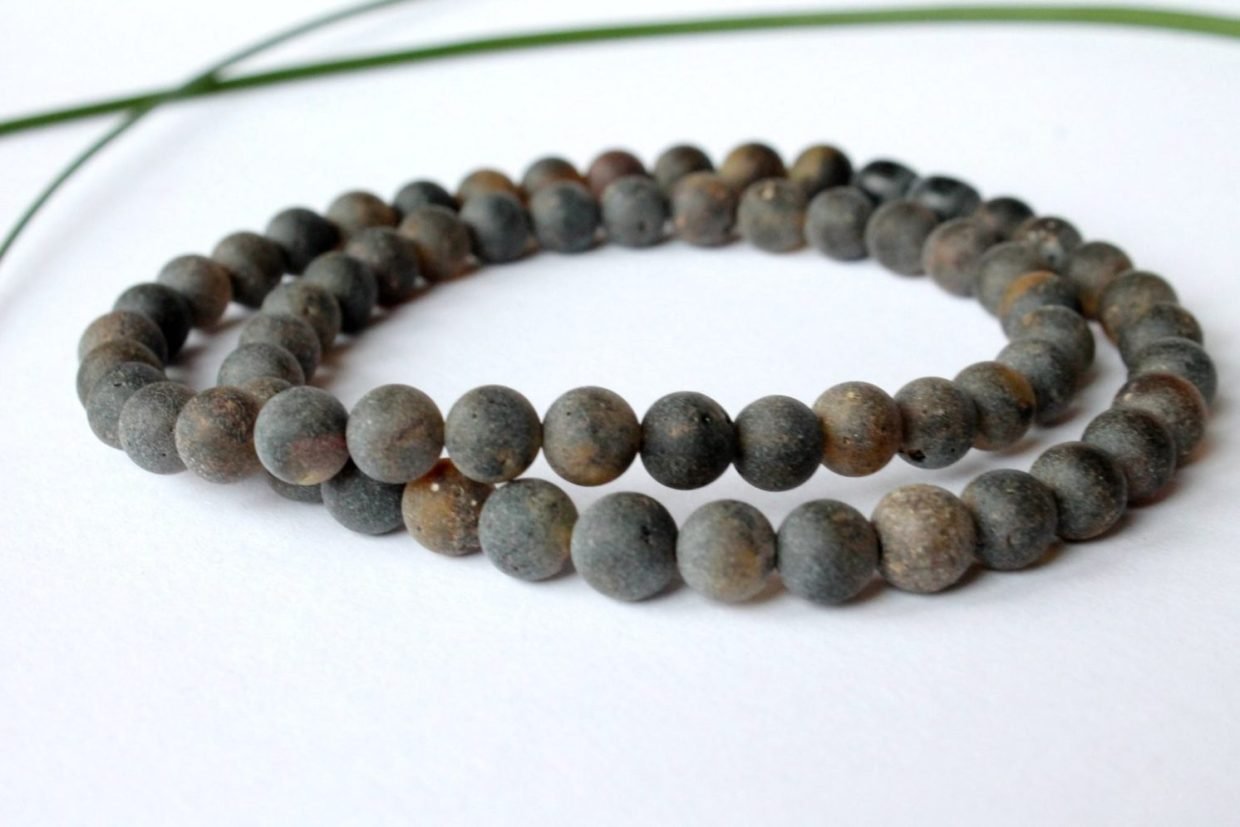 327-Unpolished-amber-necklace-for-men-FH20.jpg