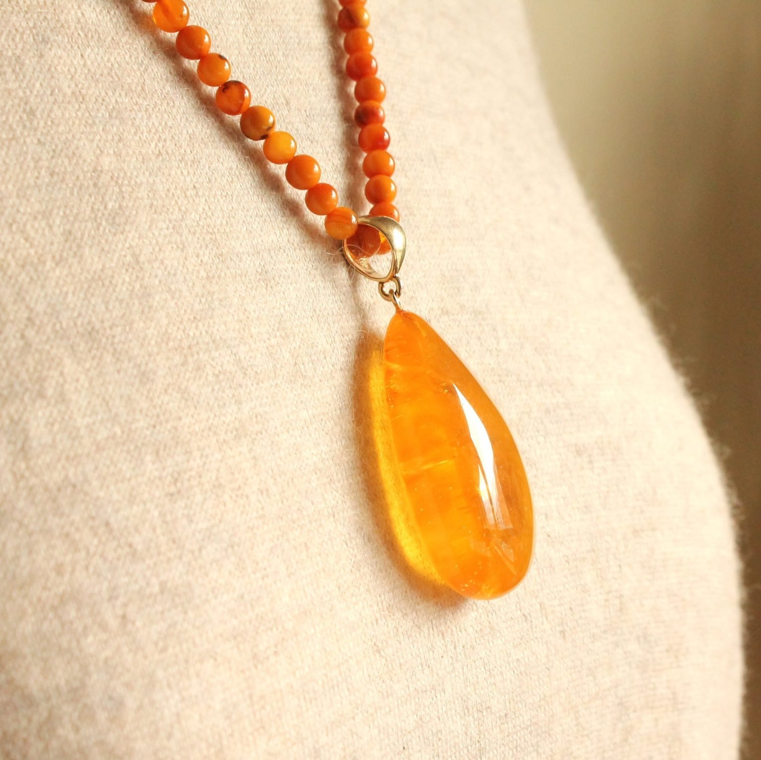 Butterscotch amber pendant with round amber beads chain N240 - Image 9