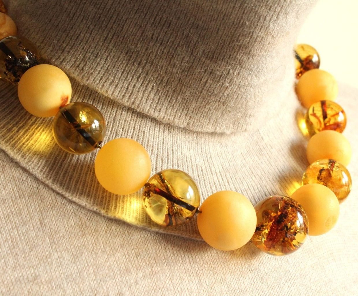 Outstanding two color amber necklace N247