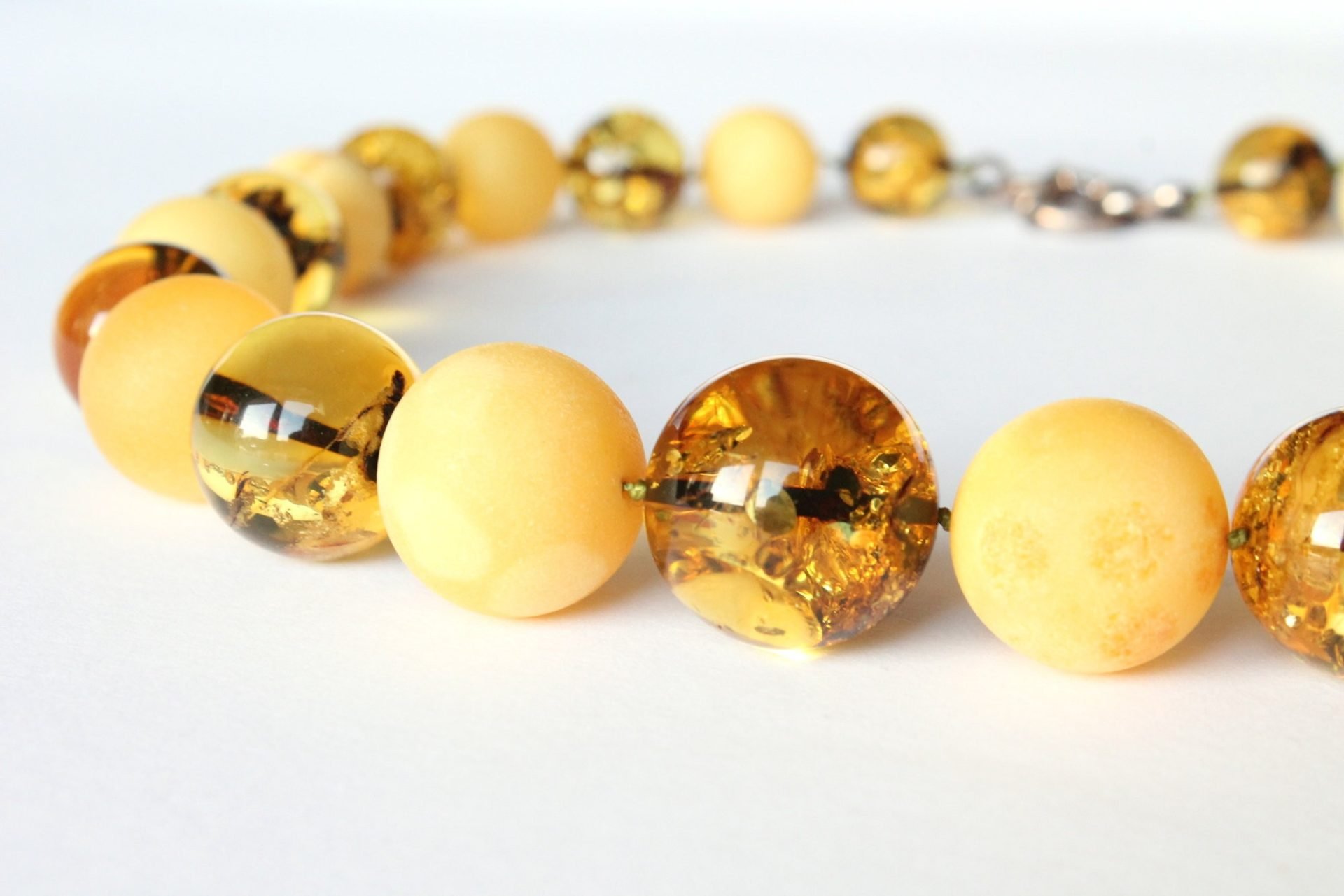 Outstanding two color amber necklace N247 - Image 6