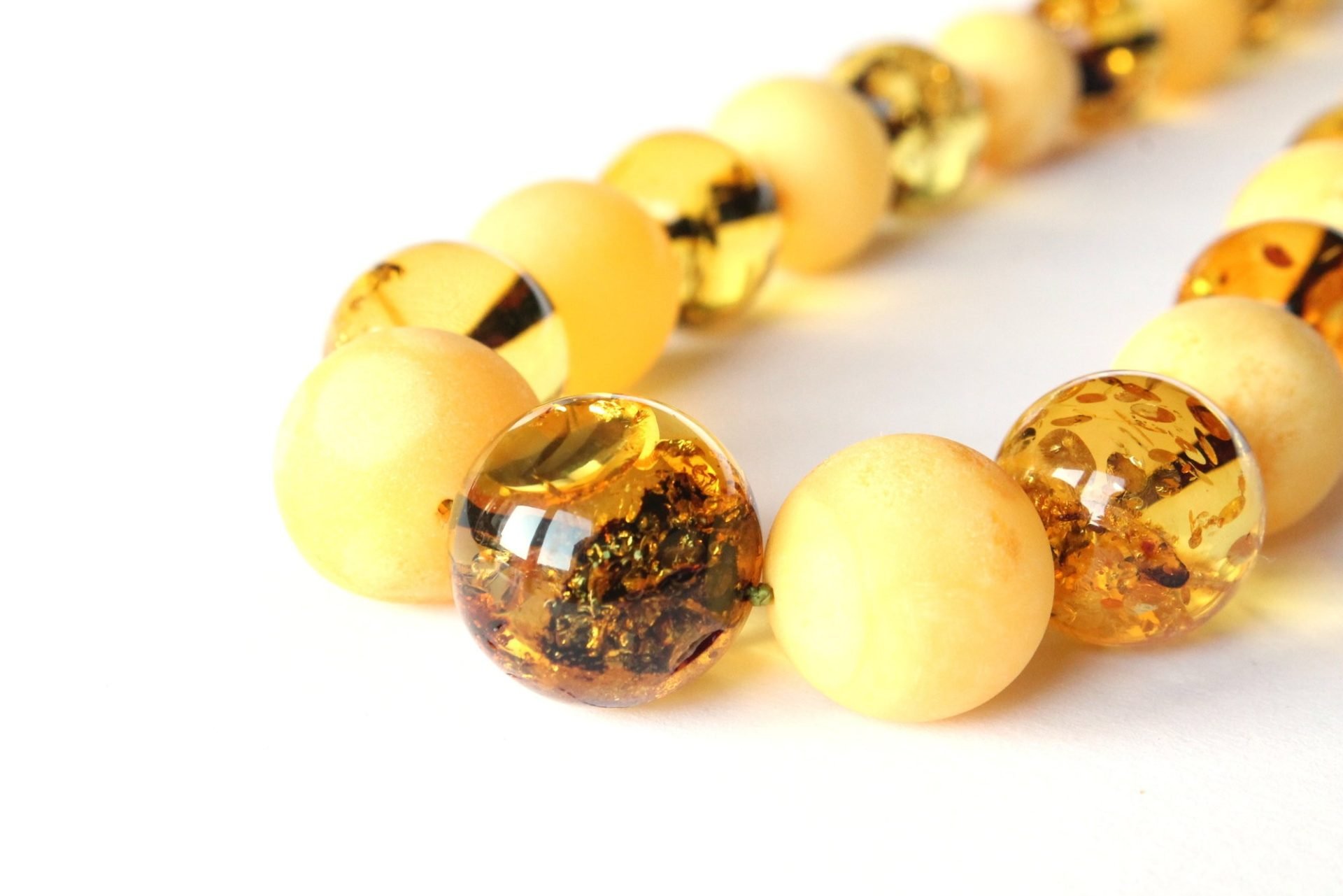 Outstanding two color amber necklace N247 - Image 9