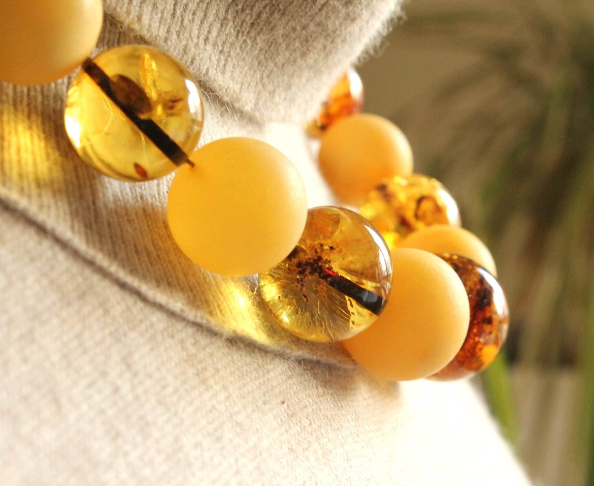 Outstanding two color amber necklace N247 - Image 10