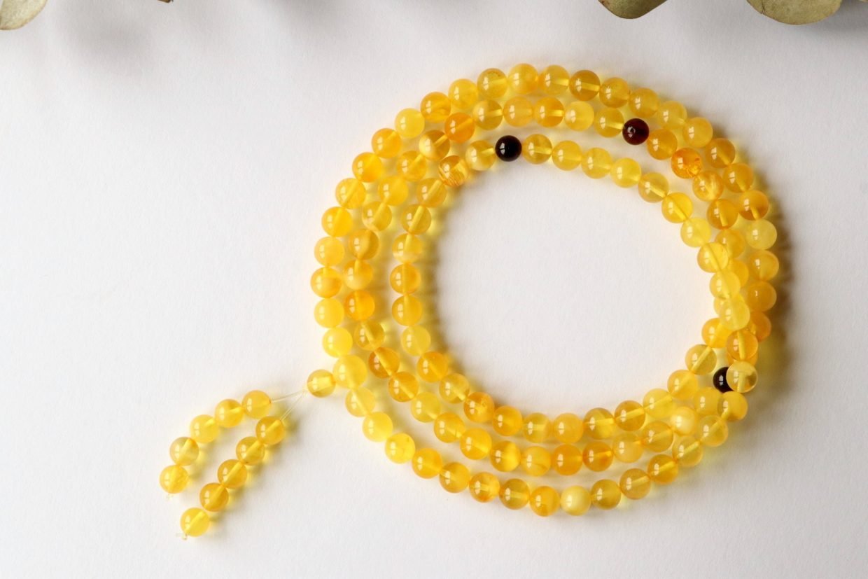 6378-Tibetan-Buddhist-amber-rosary-mala-100atural-untreated-amber-yellow-amber-rosary-mala-8.0-mm-round-beads-rosary-108-amber-beads-35.6g.jpg