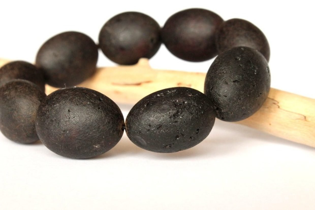 6705-Black-amber-bracelet-for-men-B219.jpg