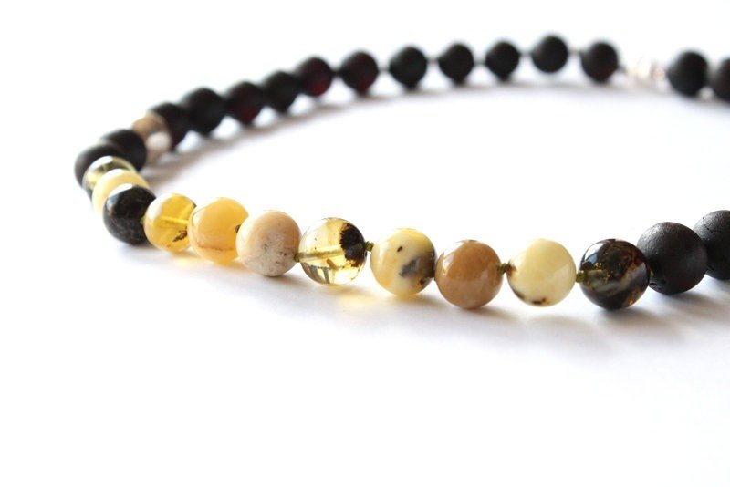Unique round shape amber necklace N31 - Image 3