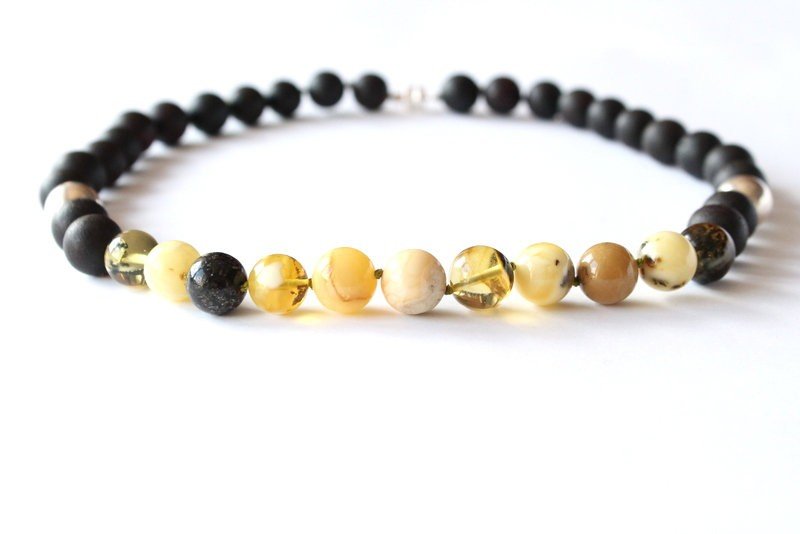 Unique round shape amber necklace N31 - Image 4