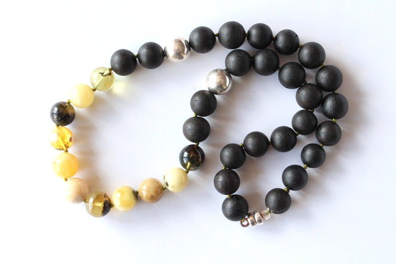 Unique round shape amber necklace N31 - Image 5
