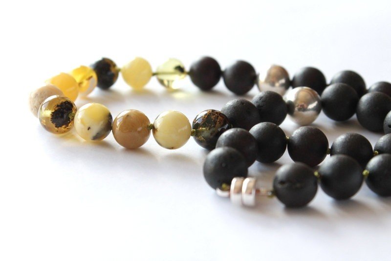 Unique round shape amber necklace N31 - Image 6