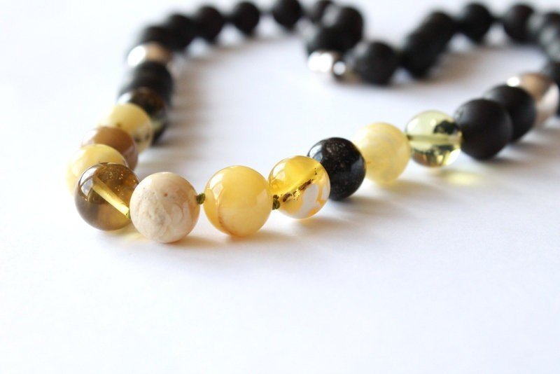 Unique round shape amber necklace N31 - Image 8