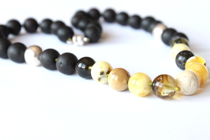 Unique round shape amber necklace N31 - Image 9