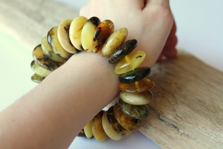 Massive amber bracelet B43 - Image 3