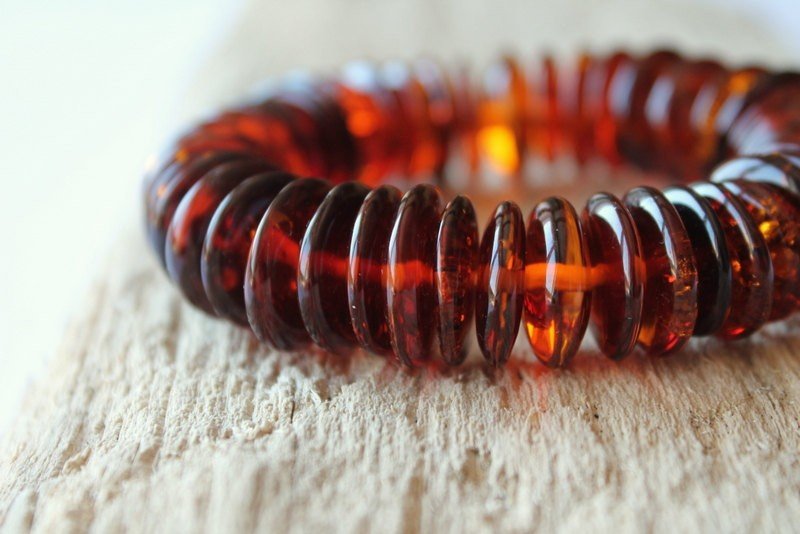 Cognac massive amber bracelet B44 - Image 5