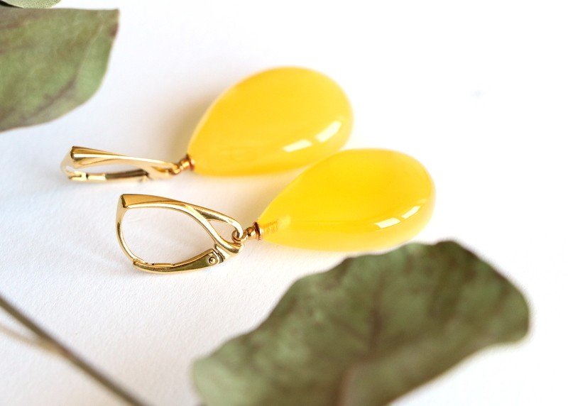 Long honey natural Baltic amber earrings E190