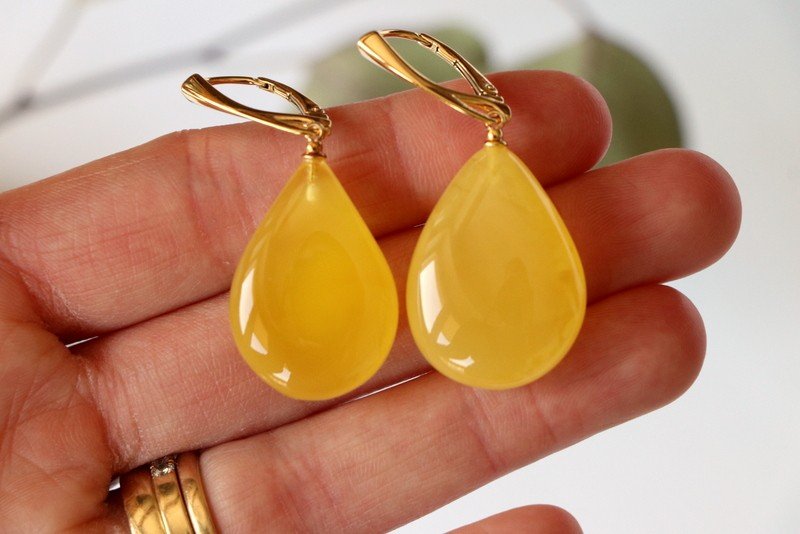 Long honey natural Baltic amber earrings E190 - Image 5