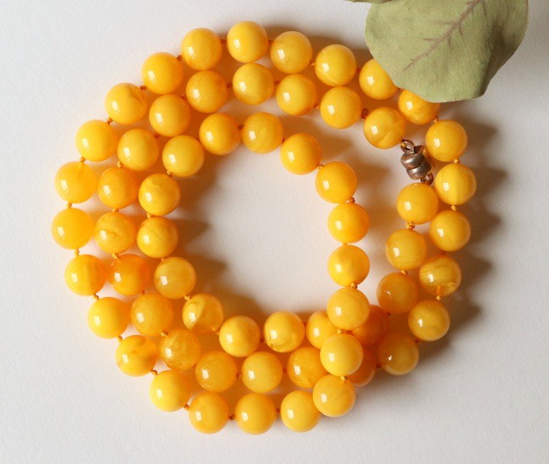 Butterscotch long amber necklace from natural Baltic amber N344