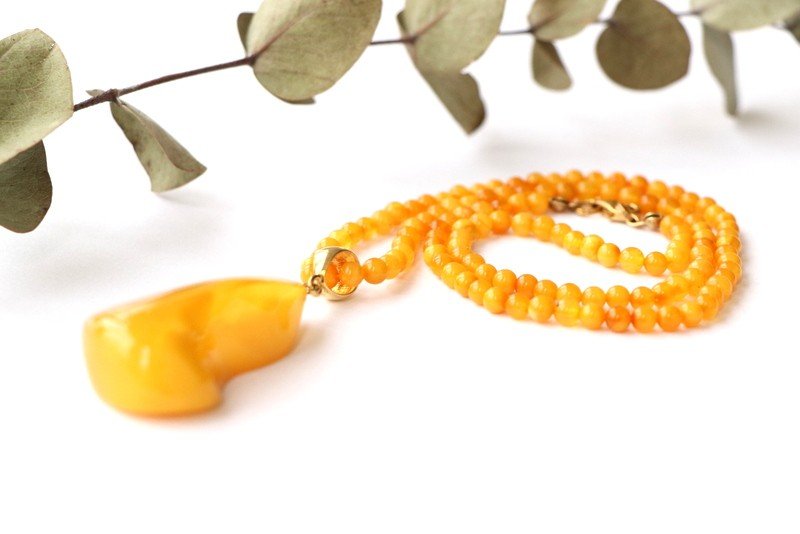 Antique color amber pendant with amber chain N300 - Image 6