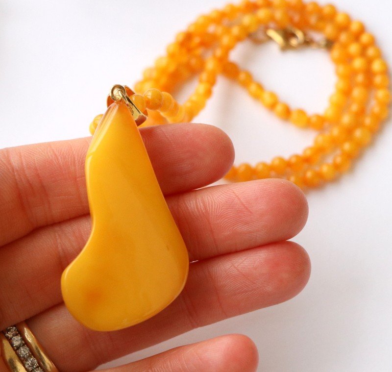 Antique color amber pendant with amber chain N300 - Image 9