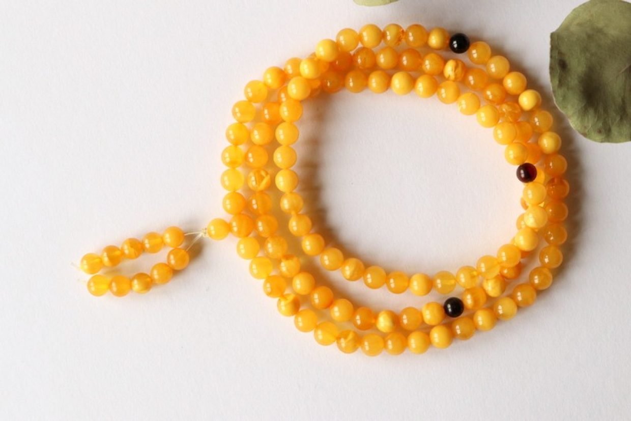 9838-Tibetan-Buddhist-amber-rosary-mala-RM3.jpg