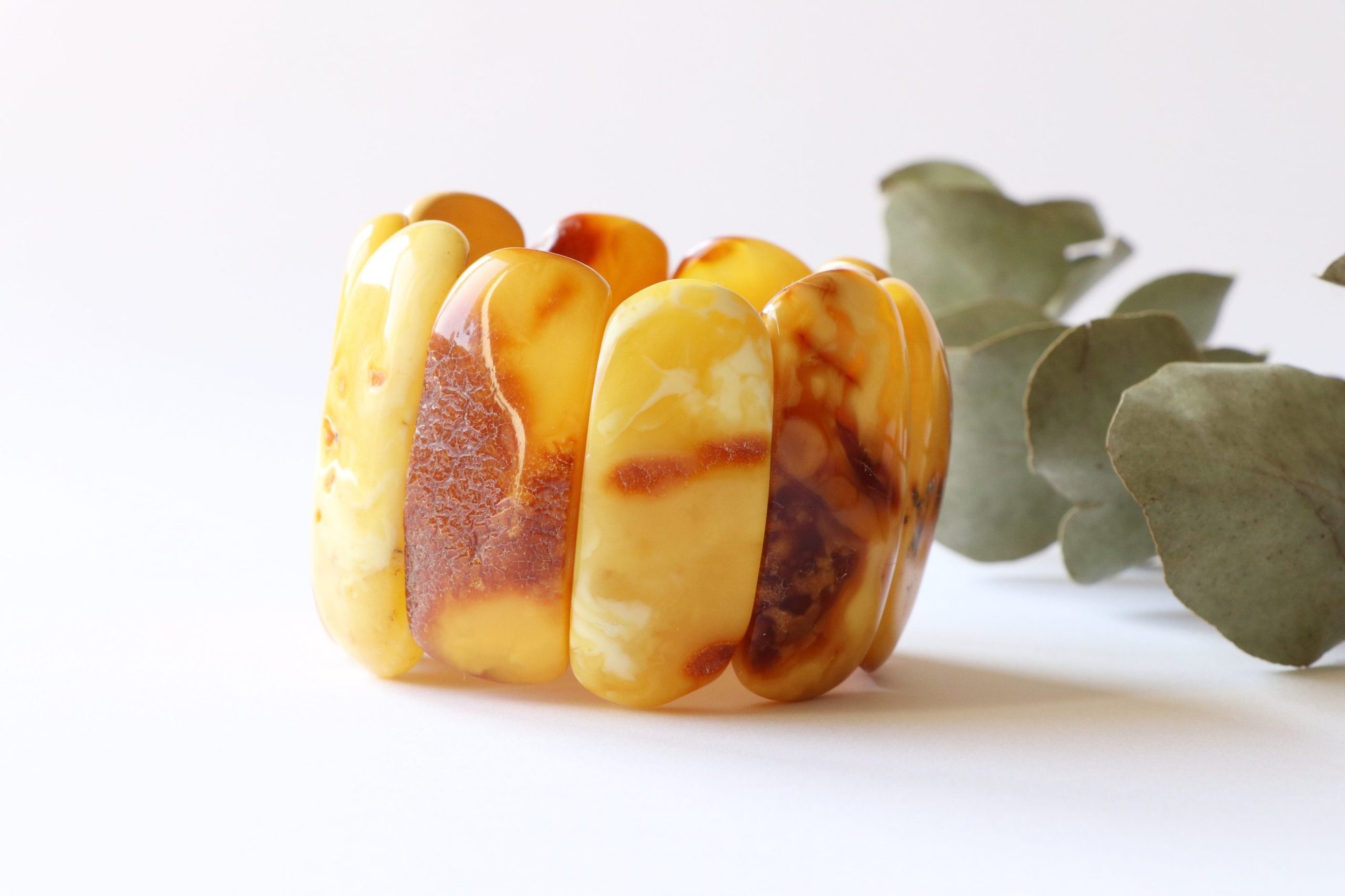 Massive royal amber bracelet B69 - Image 4