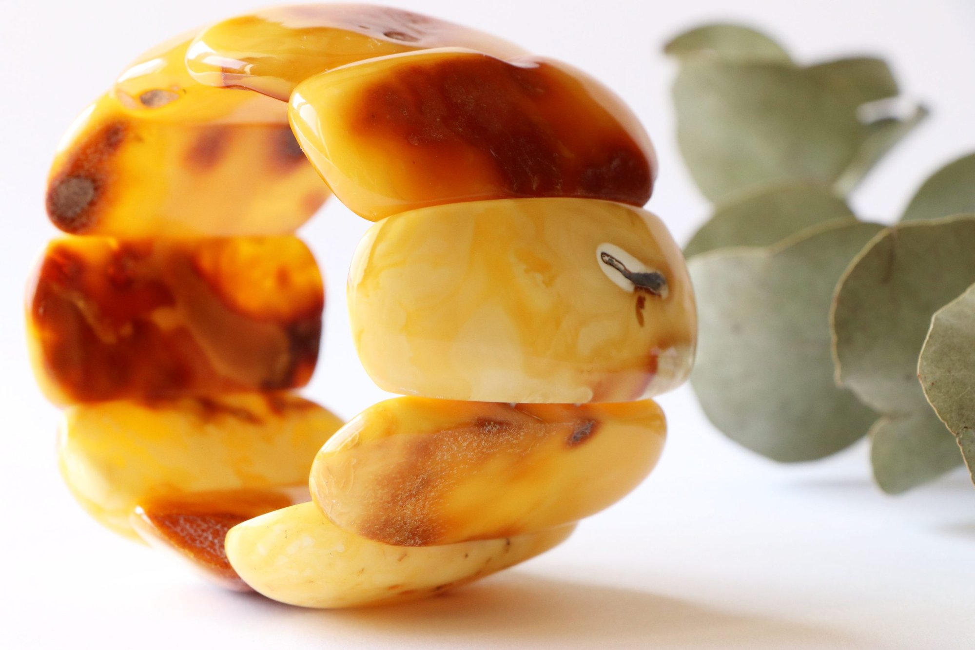 Massive royal amber bracelet B69 - Image 6