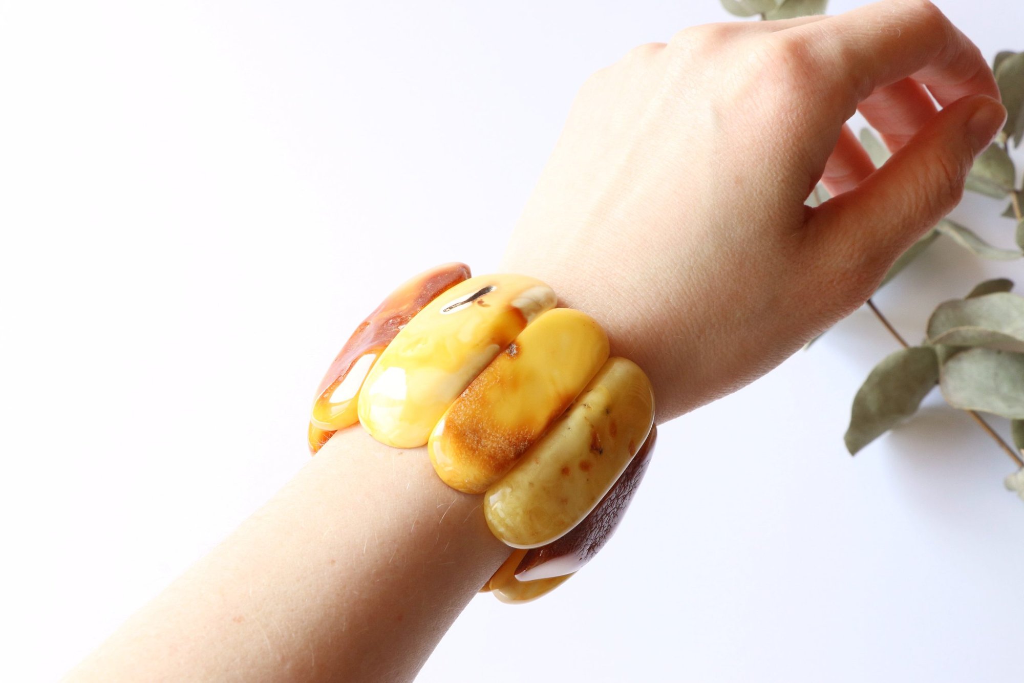 Massive royal amber bracelet B69 - Image 7
