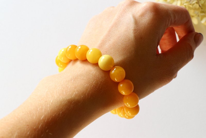 Yellow color amber bracelet B35 - Image 7