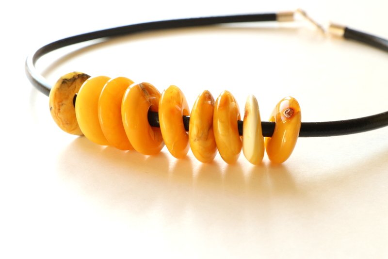 Unique amber necklace with leather N33