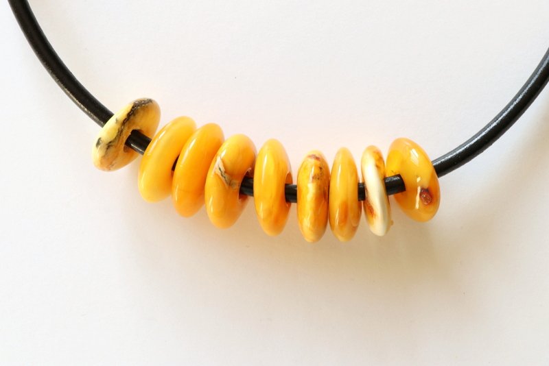 Unique amber necklace with leather N33 - Image 6
