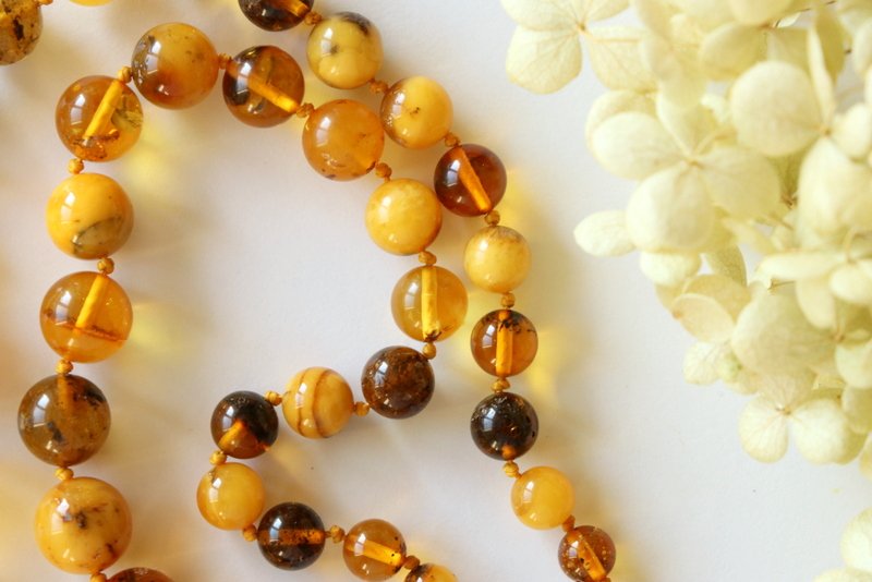 Elegant green color amber necklace N65 - Image 2