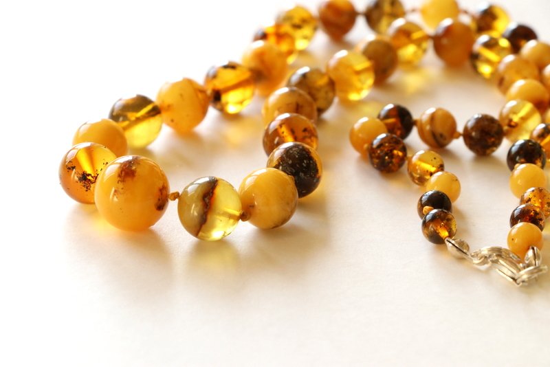 Elegant green color amber necklace N65 - Image 3