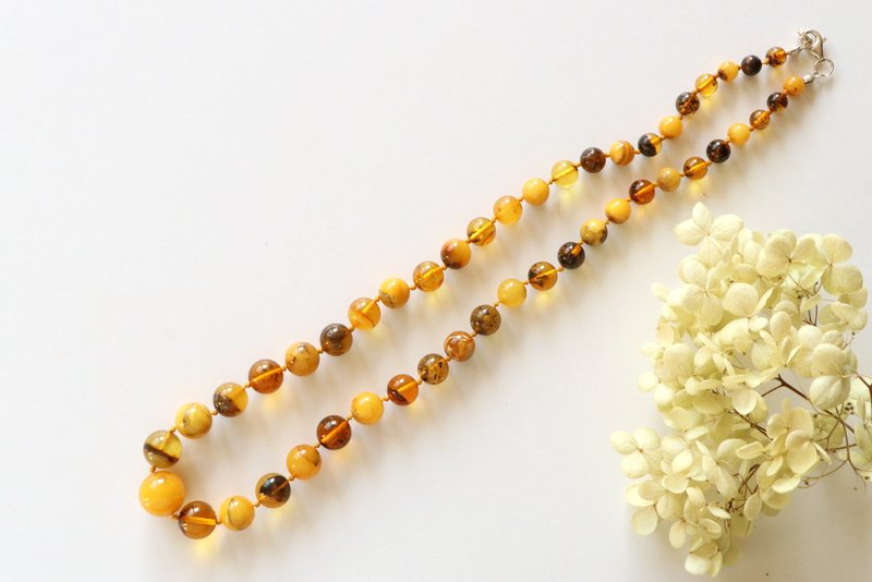 Elegant green color amber necklace N65 - Image 5