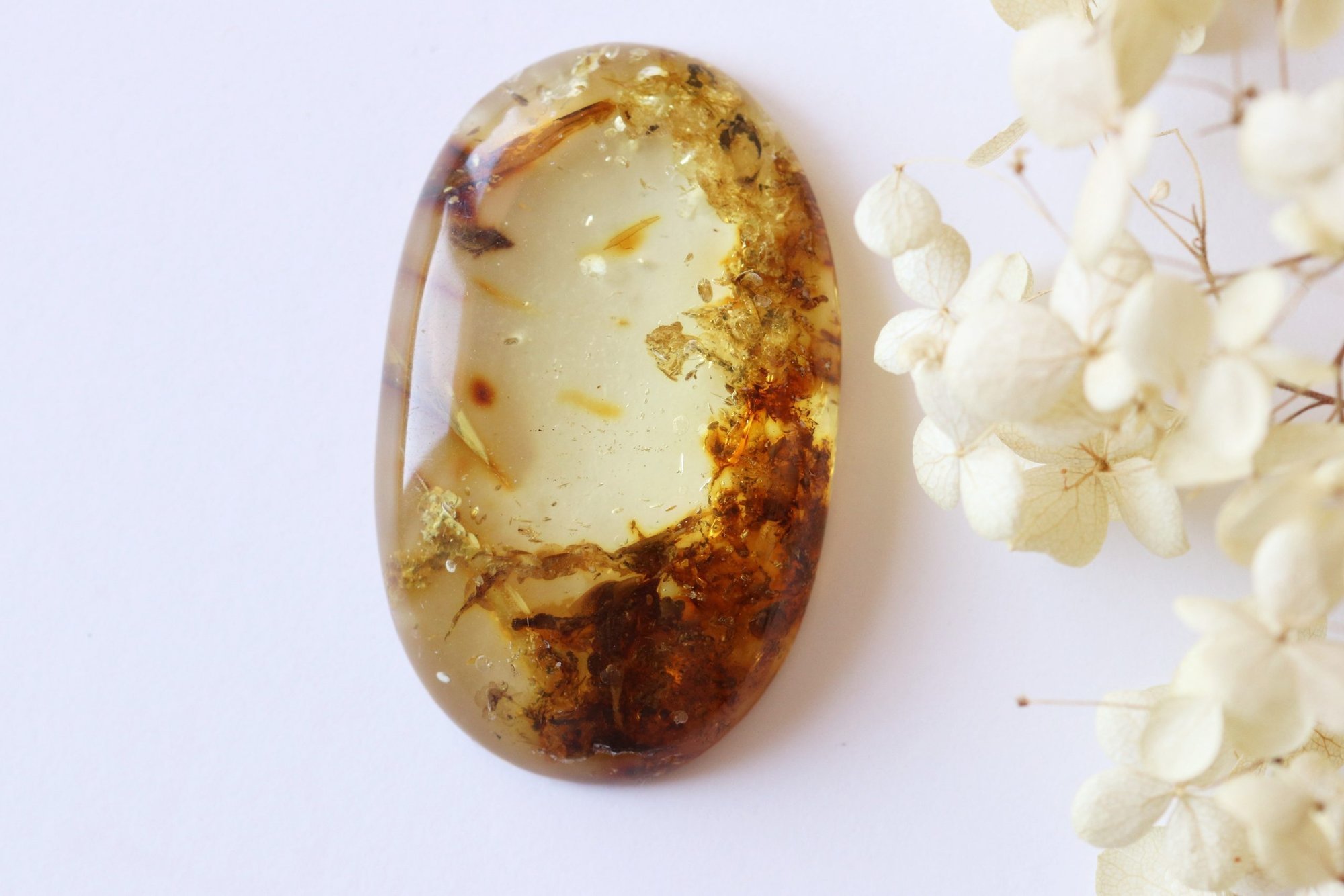 Natural Baltic amber stone S73