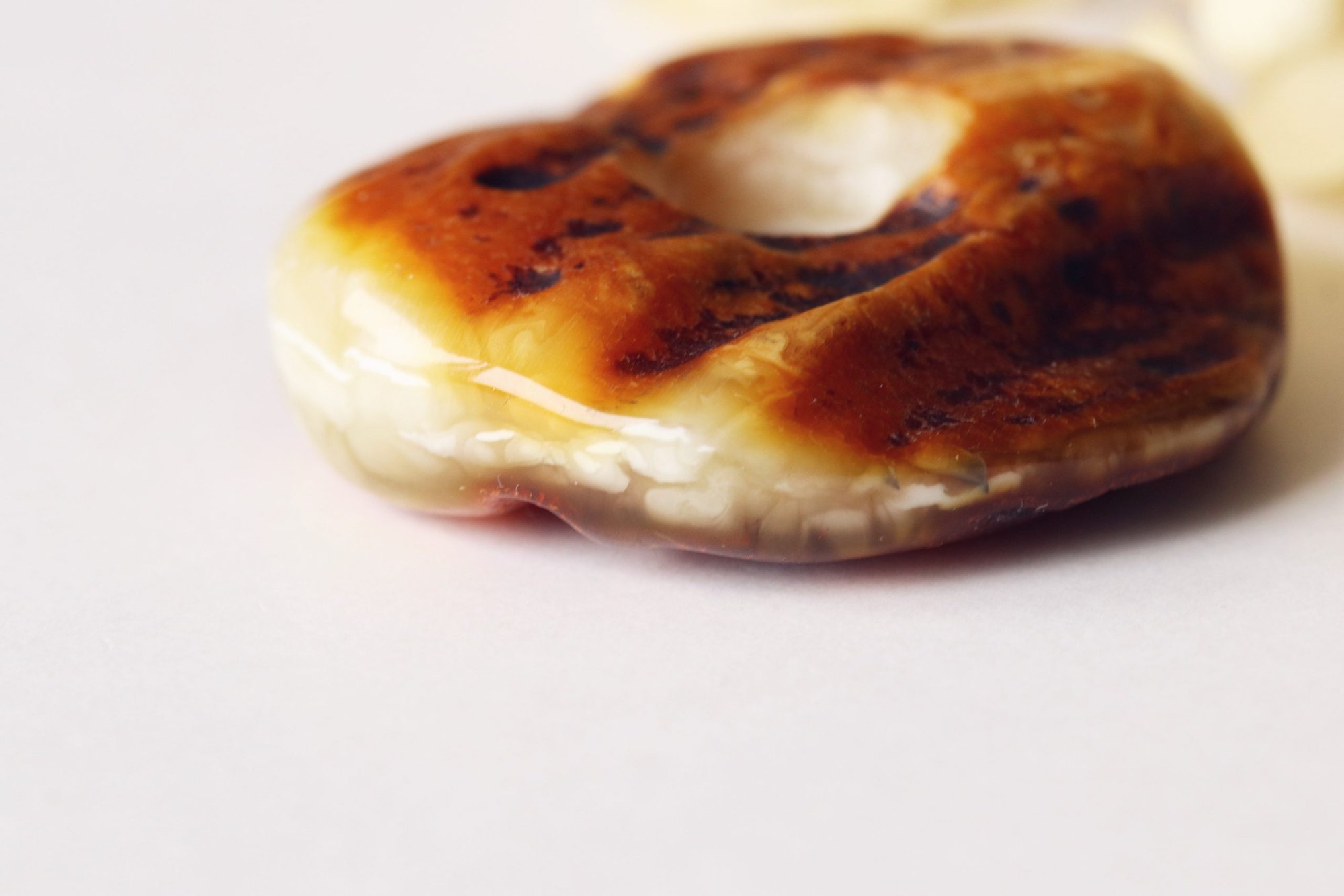 Massiver bernsteinfarbener Donut-Anhänger PD44 – Bild 2